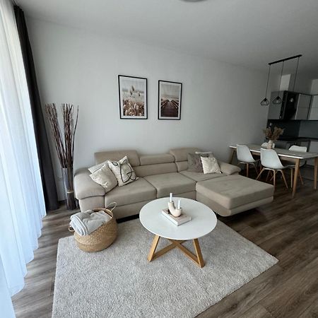 Lelle Resort Apartman Balatonlelle Eksteriør billede