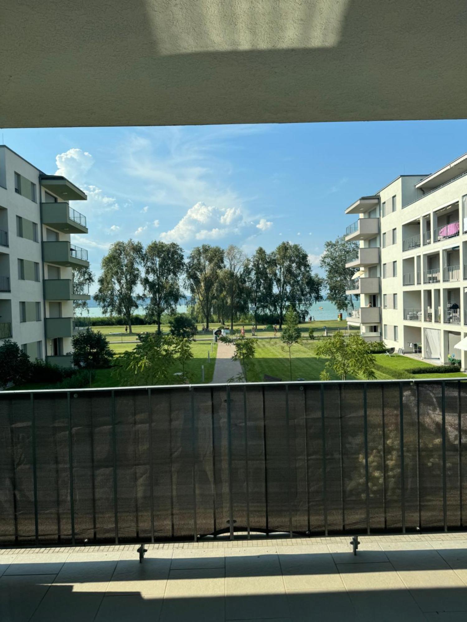 Lelle Resort Apartman Balatonlelle Eksteriør billede