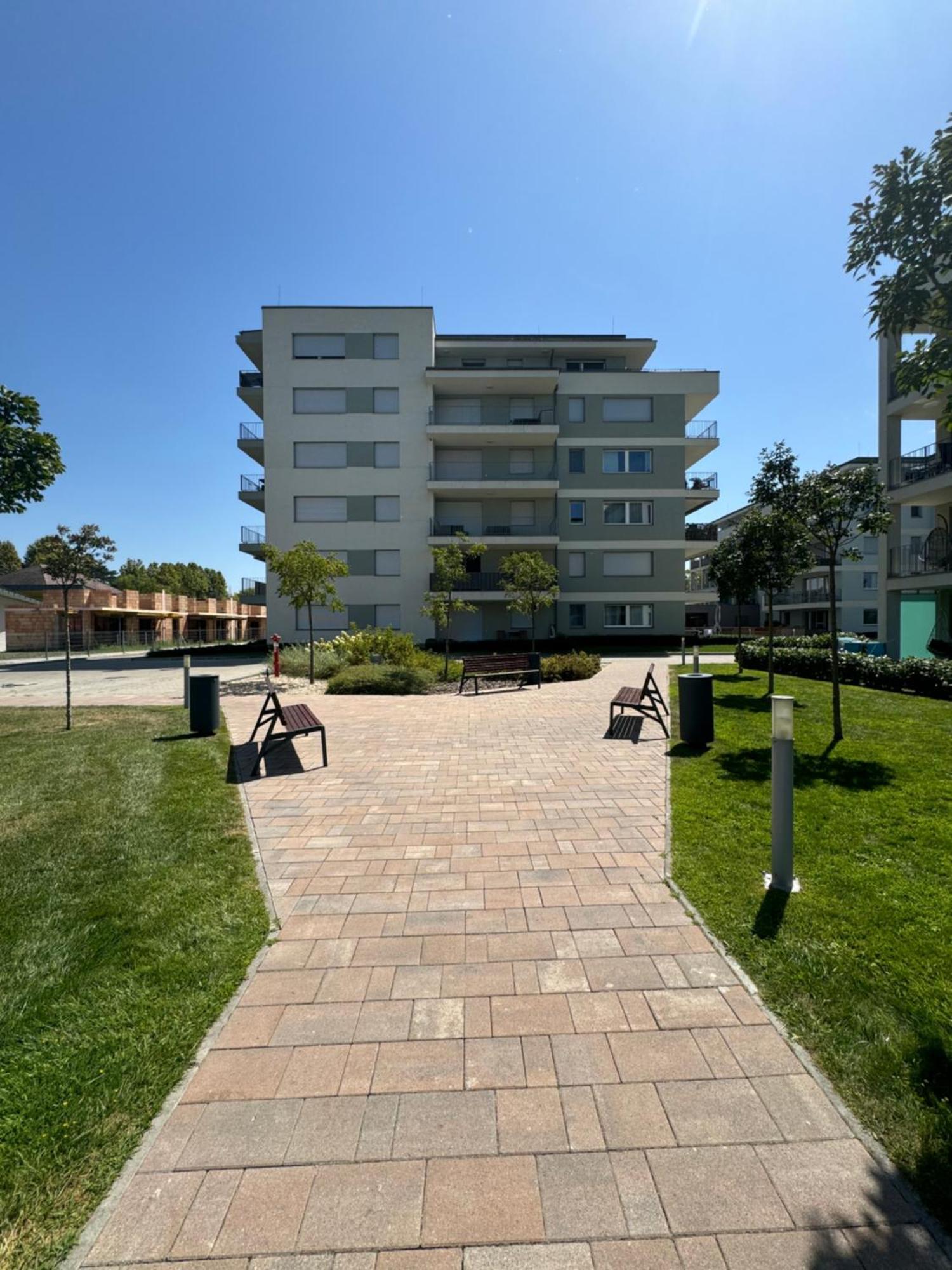 Lelle Resort Apartman Balatonlelle Eksteriør billede
